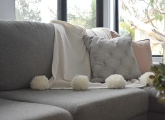 Make your own pom pom throw