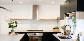 Full kitchen