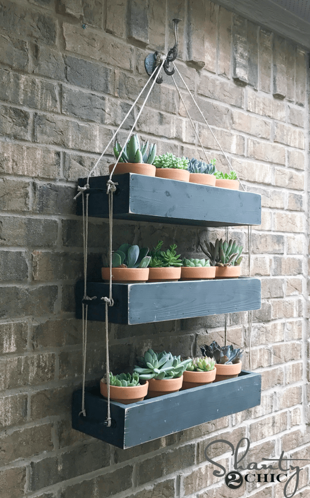 Outdoor hanging planter