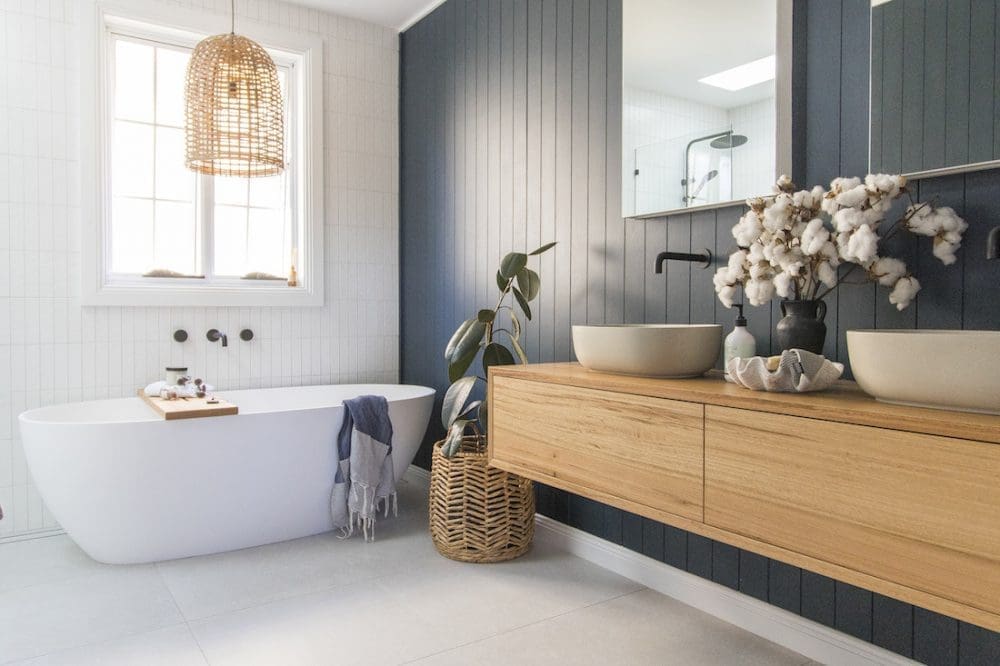 Anna Moore coastal luxe bathrrom