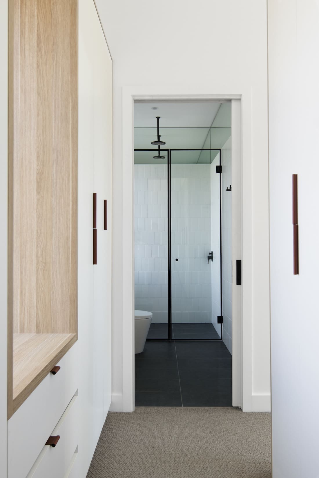 Walk in robe to ensuite