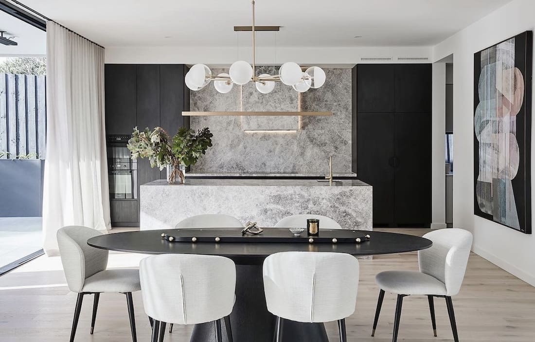 Less is more dining table styling