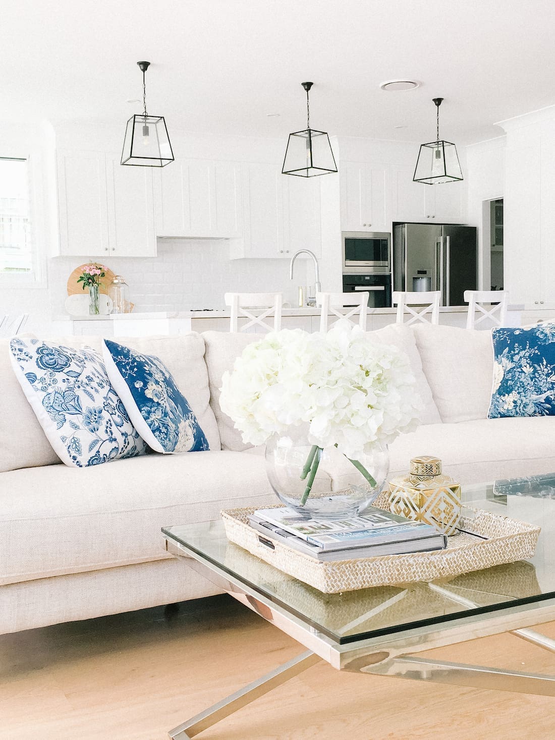 Hamptons home living room details