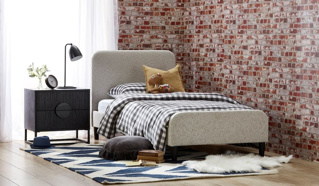 Grey Coby boucle bed