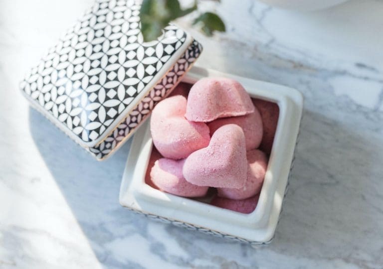 Bath bomb feature image