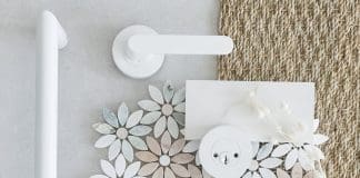 Flatlay with daisy mosaic