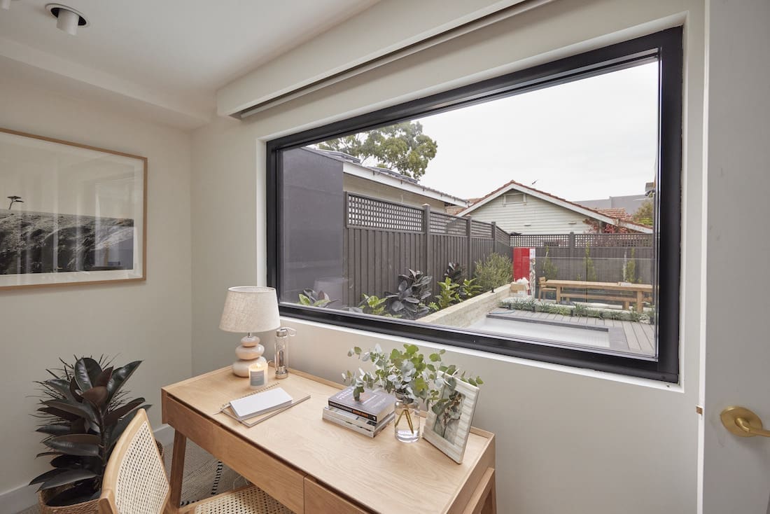 Home office space with view to pool