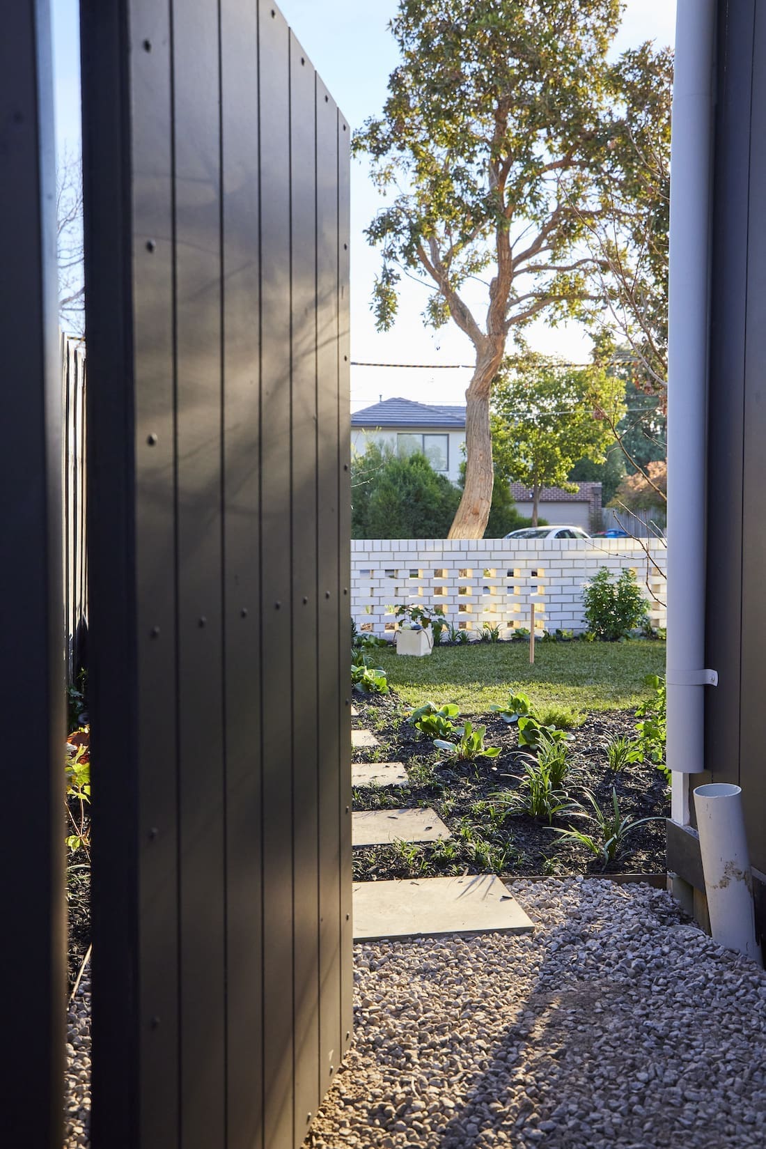 Black gate to front garden