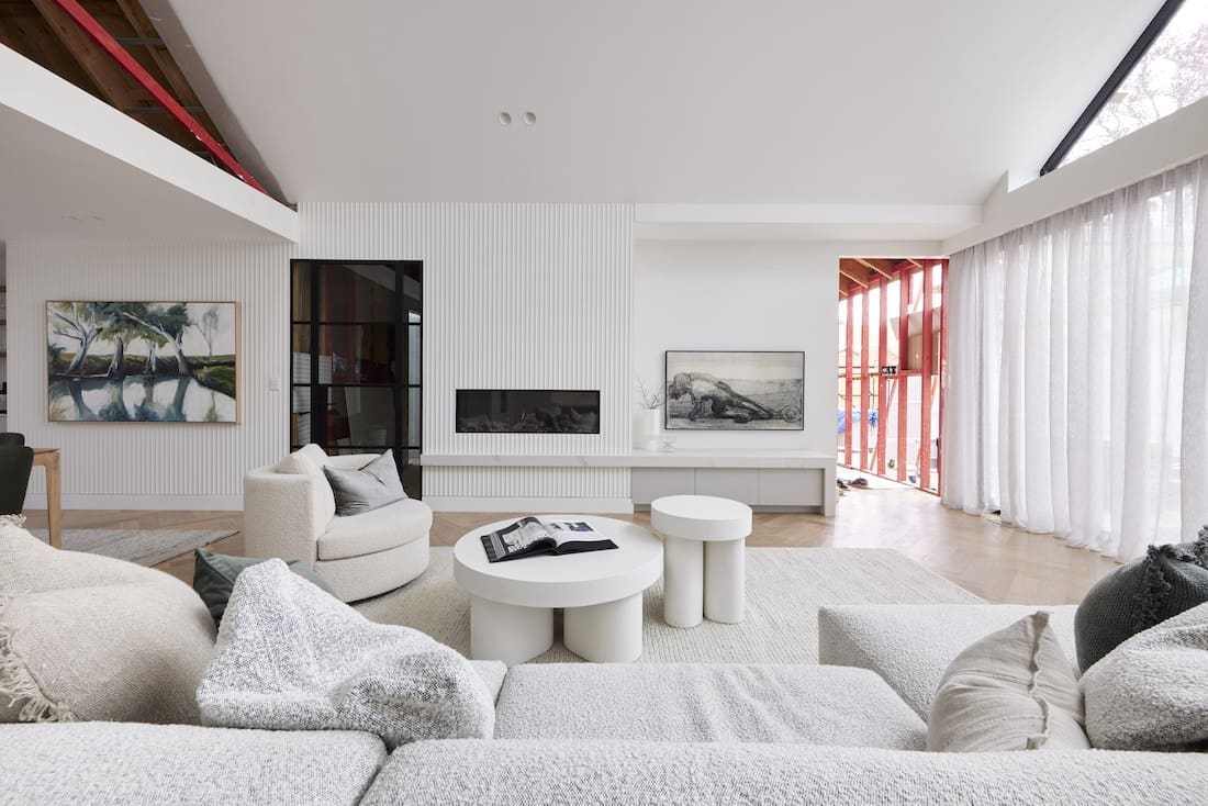 Living room with scalloped wall