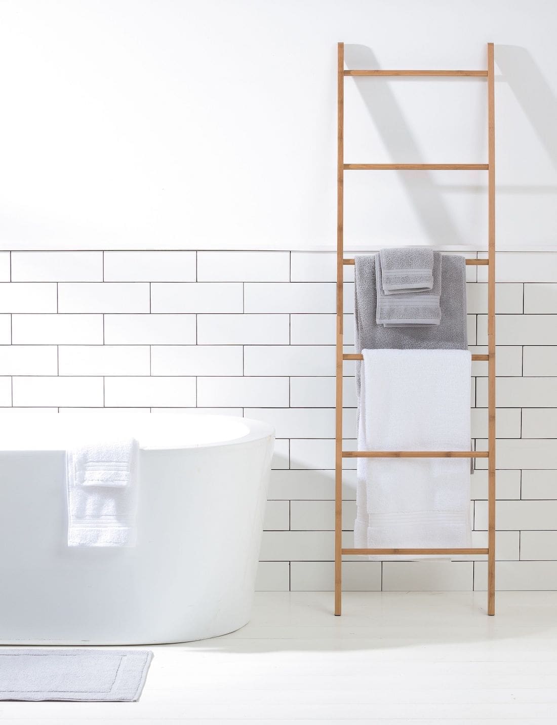 Ladder Decor_ 21 decorating hacks