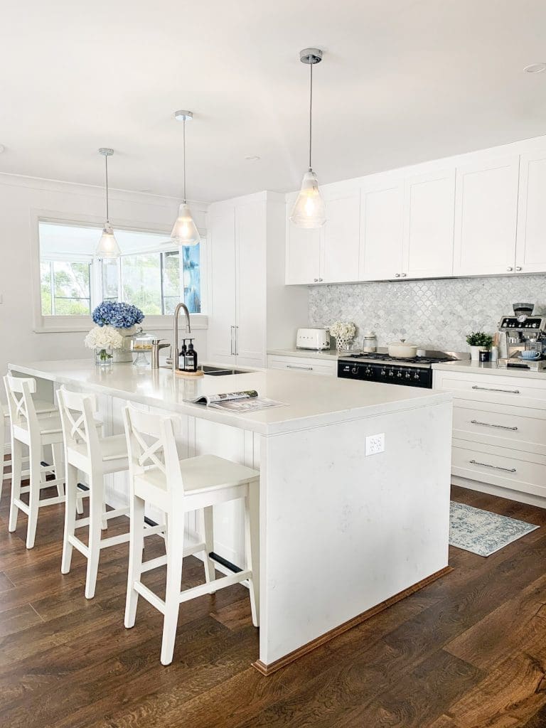 Hamptons inspired kitchen makeover _ white kitchen bench top after