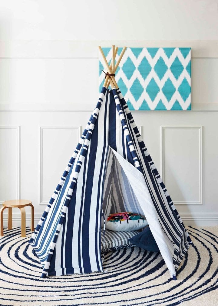 kids play tent _ styling an empty corner