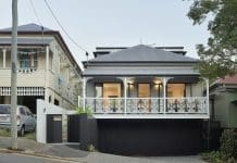 Original heritage facade of White Lace house