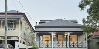 Original heritage facade of White Lace house