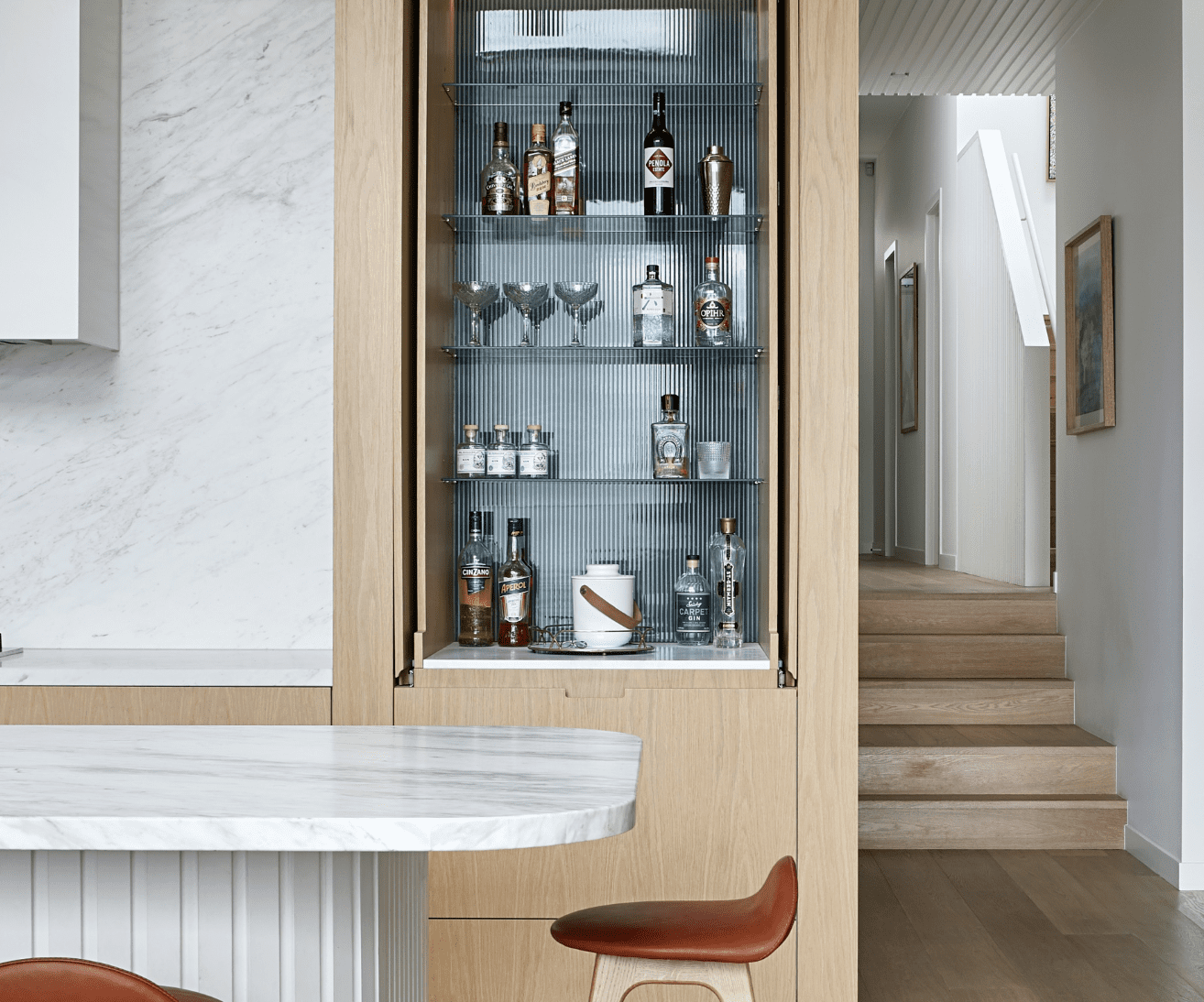 Bar area in kitchen with fluted glass