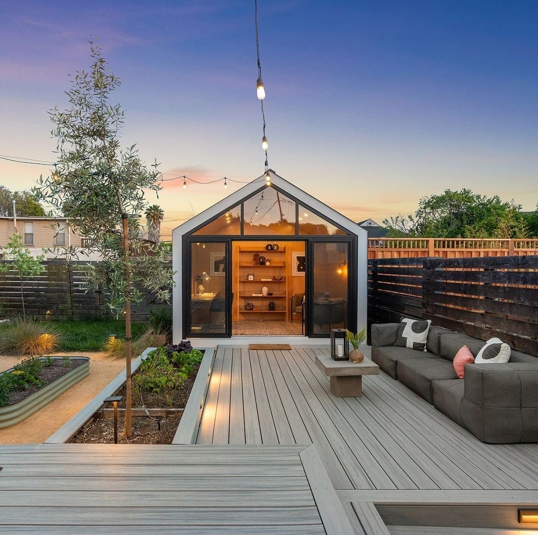 Outdoor granny flat with deck