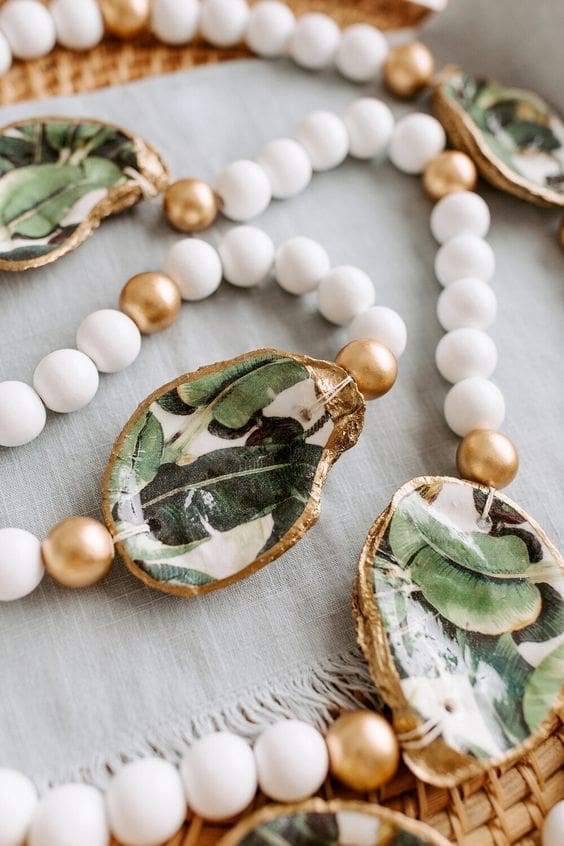 Oyster shell garland