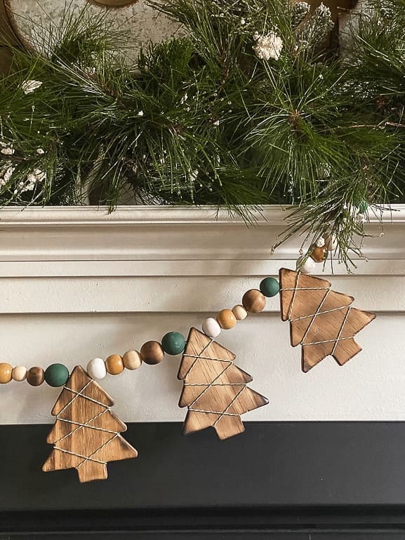 christmas tree garlang_sustainable christmas decor