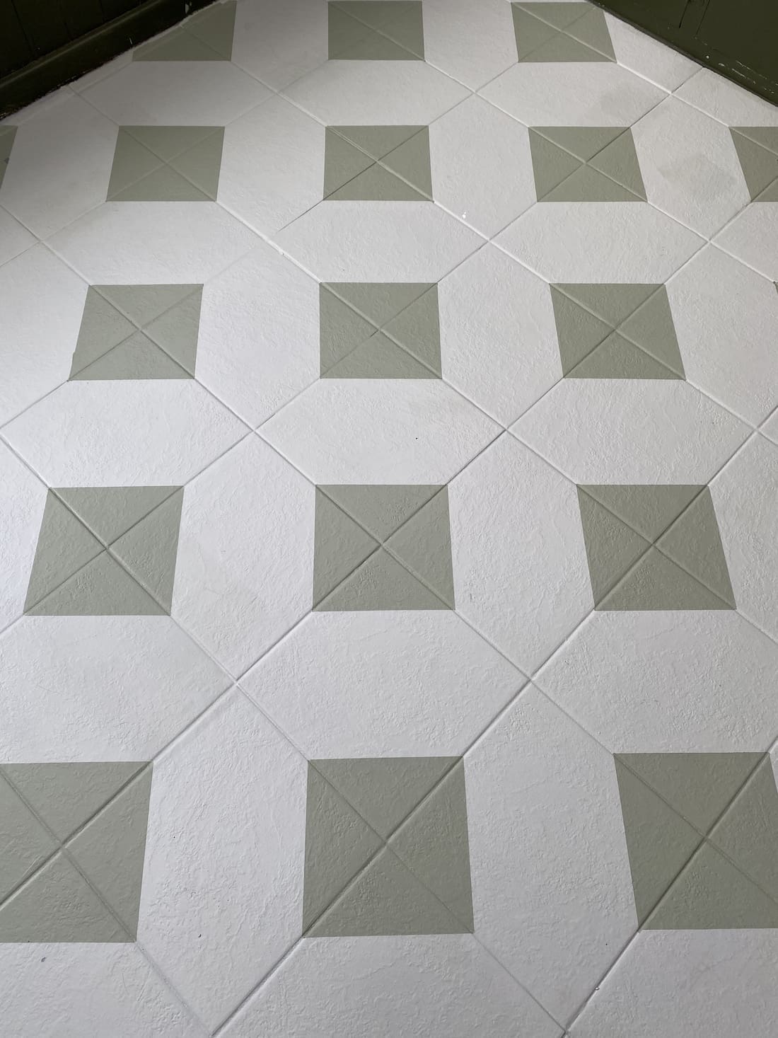 easy checker floor DIY