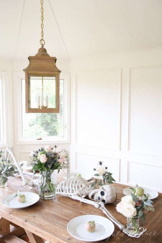 Halloween table decoration ideas _ Halloween home styling guide
