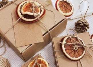 gift wrapping ideas _ Dried orange slice uses