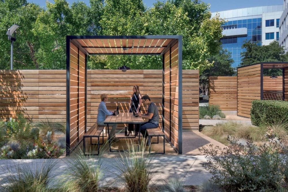 Paleco outdoor work space