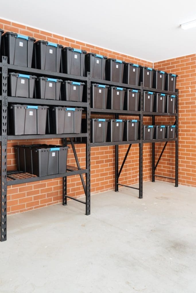 Adjustable shelving
