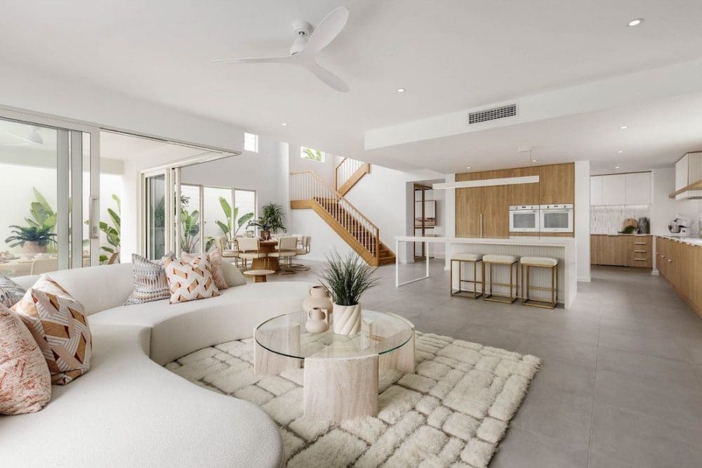 Open plan kitchen and dining area