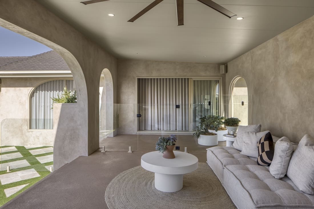 Outdoor living room in Ruin X house