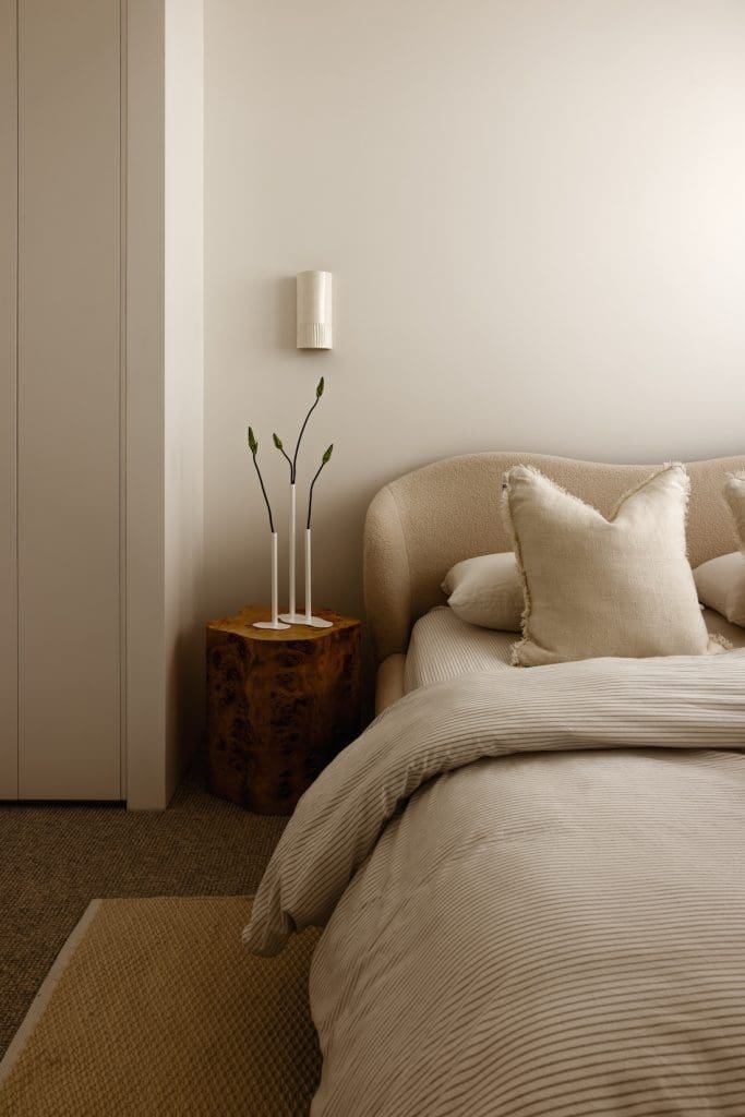 Neutral bed in Gréce