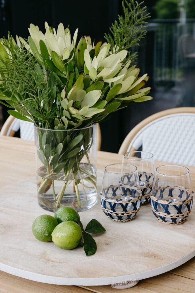 External dining table styling elements