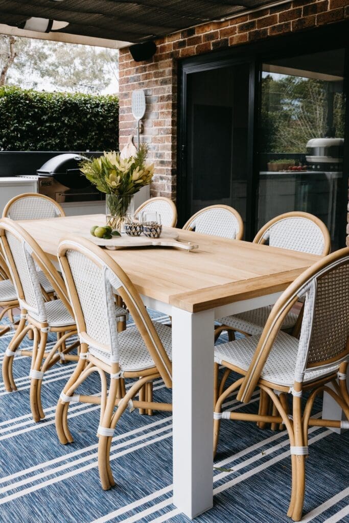Exterior dining dining table and chairs in Hamptons style