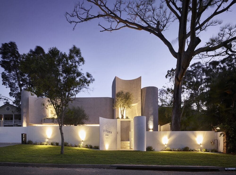 Sculpt residential house in neutral colour scheme