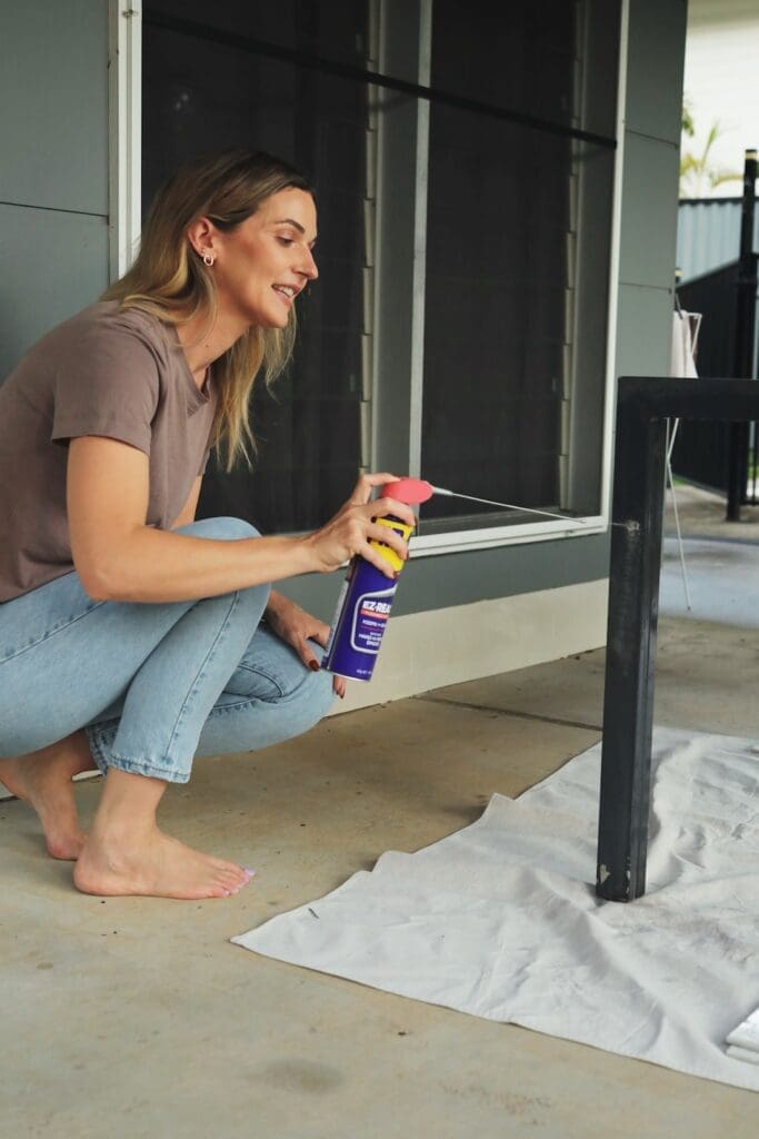 Clean up rust using WD40