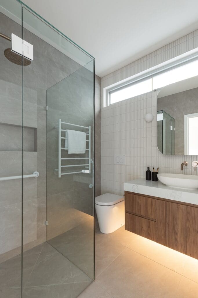 Glass shower