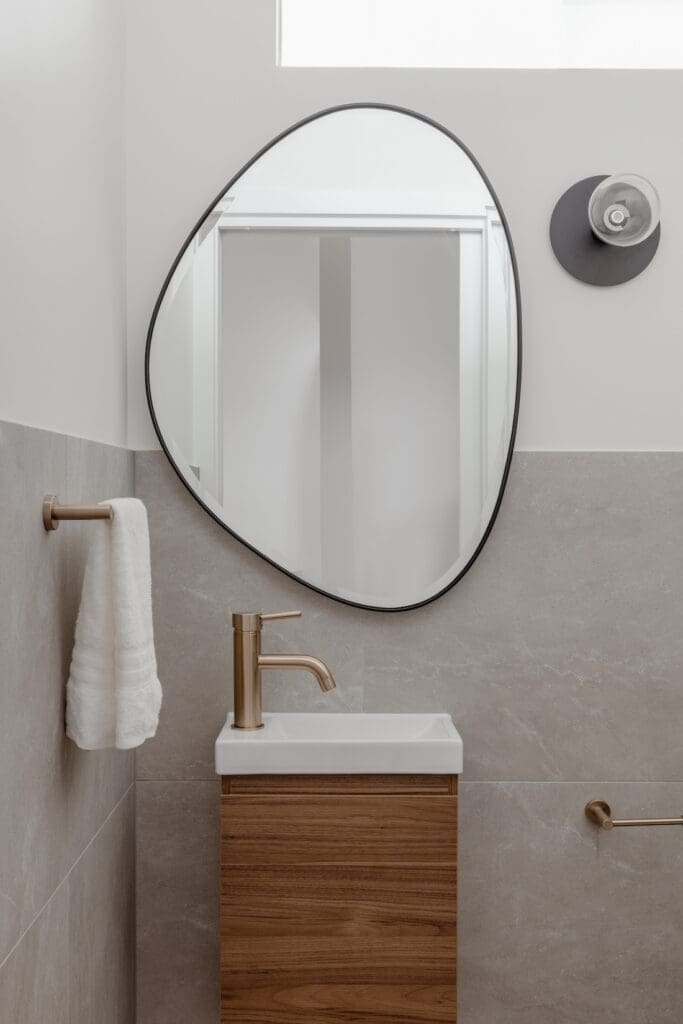 Organic shaped mirror