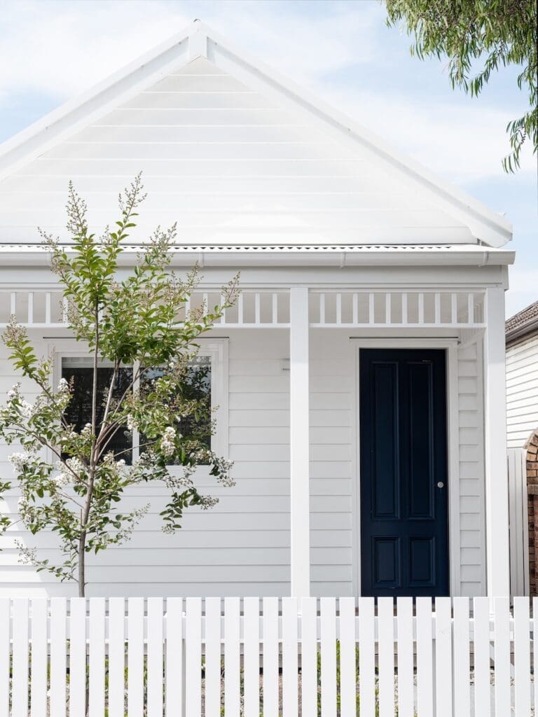 Modern heritage exterior of home using linea oblique matrix