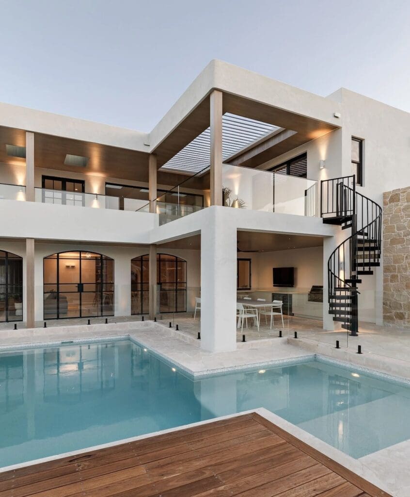 Exterior and pool at The Stables Burraneer House