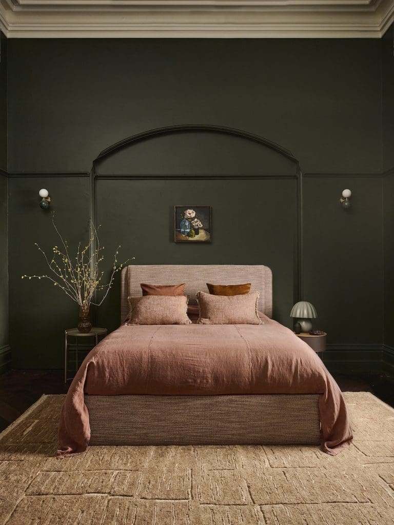 Heatherly Design, Maxine movable bed nadine in Umber