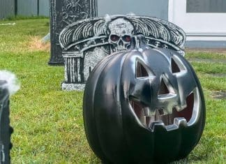 Kmart hack Halloween pumpkin