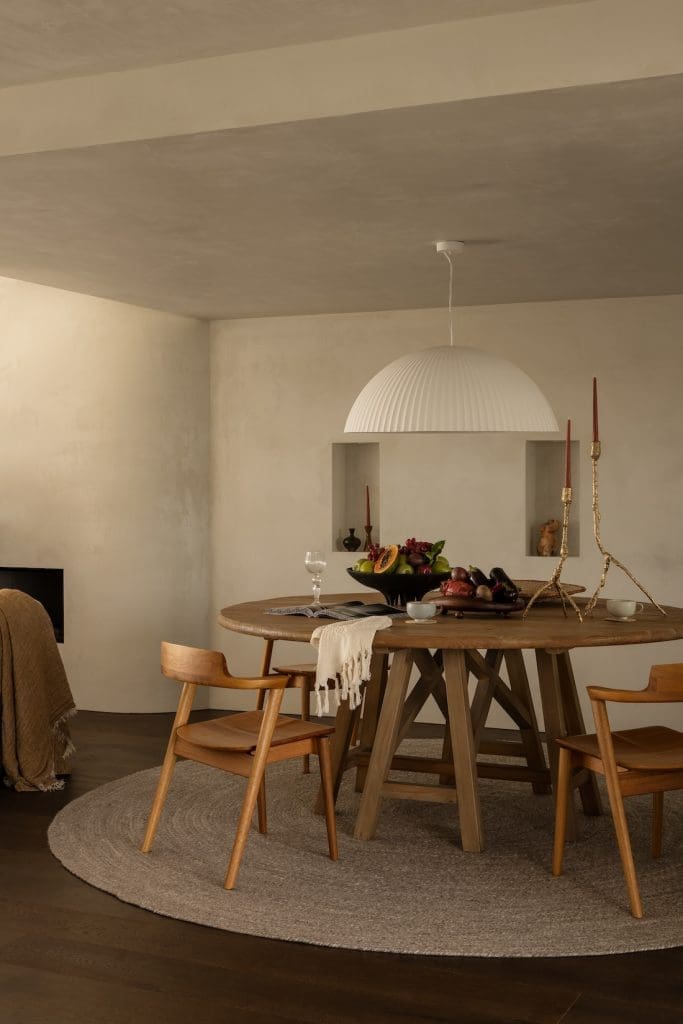 Curved walls in dining room of Coastal Alchemy by The Stylesmiths