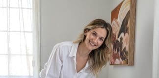 Styling bed with natural print bedding